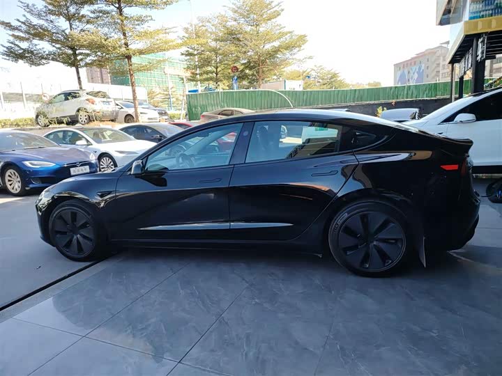 Фото 5 - Tesla Model 3