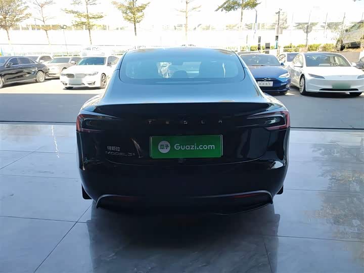 Фото 6 - Tesla Model 3