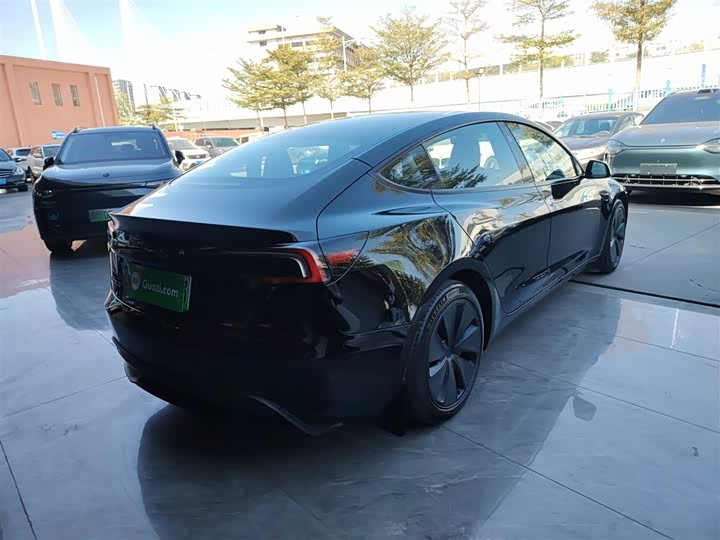 Фото 7 - Tesla Model 3