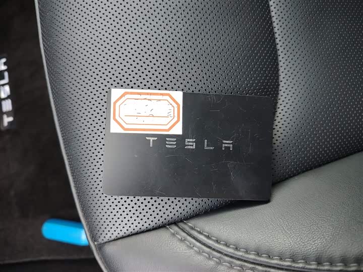 Фото 9 - Tesla Model 3