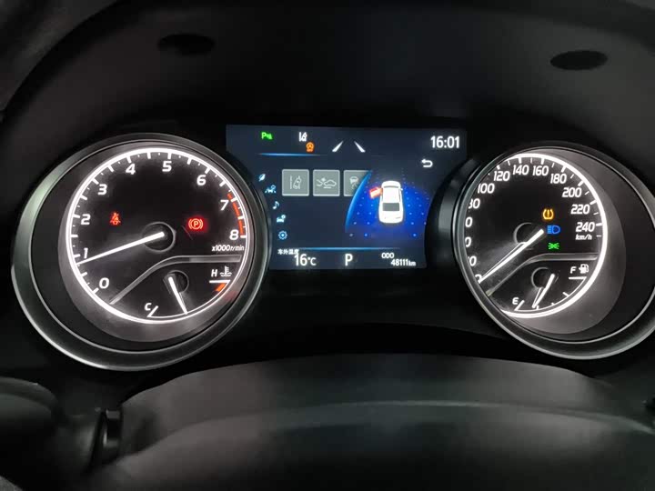 Фото 12 - Toyota Camry