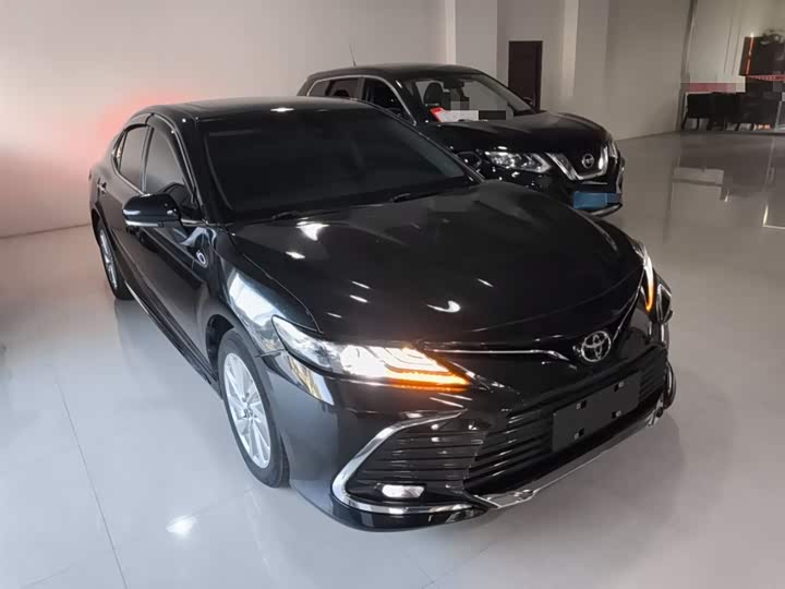 Фото 4 - Toyota Camry