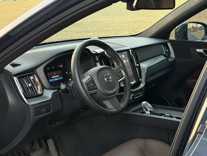 Фото 9 - Volvo XC60