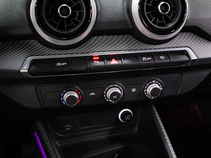 Фото 10 - Audi Q2L