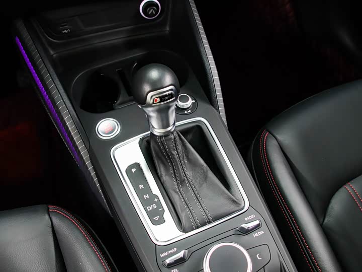 Фото 11 - Audi Q2L