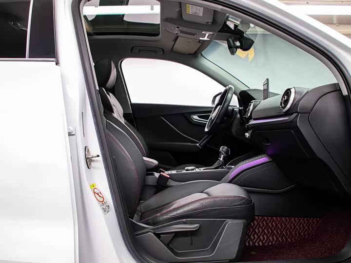 Фото 14 - Audi Q2L