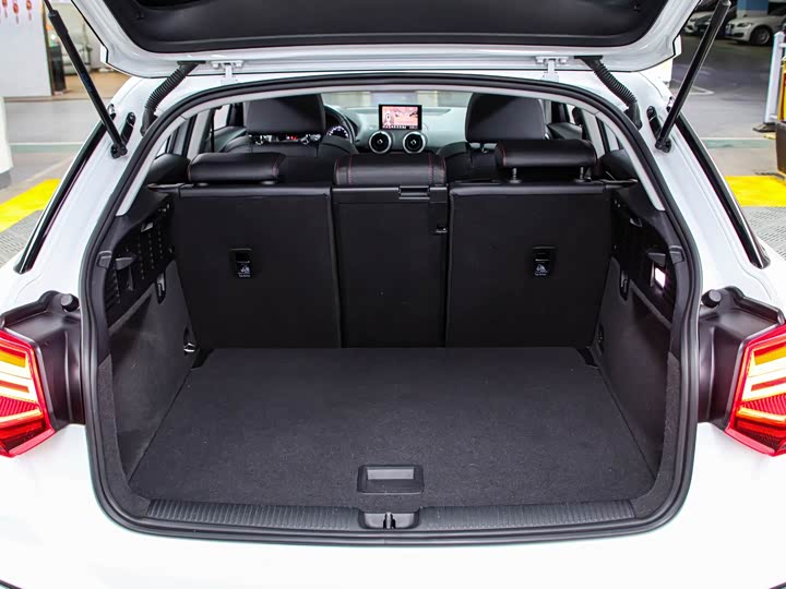 Фото 17 - Audi Q2L