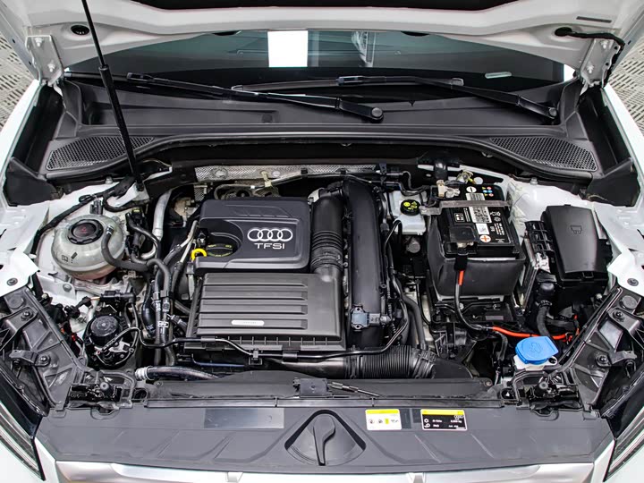 Фото 18 - Audi Q2L