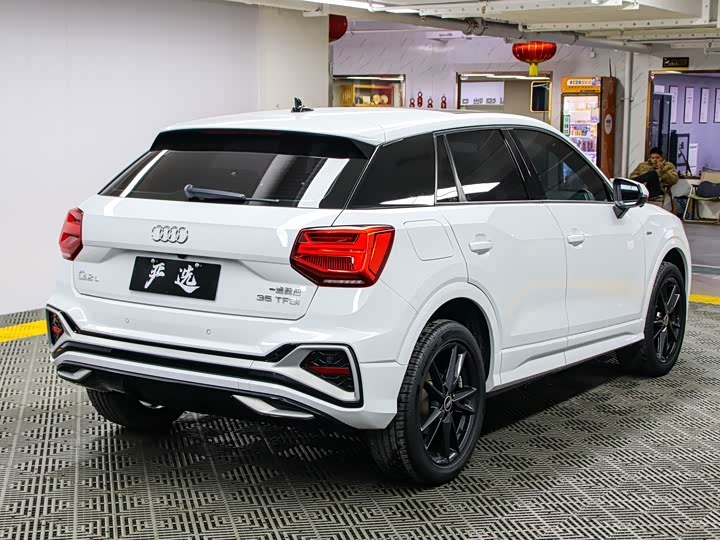 Фото 22 - Audi Q2L