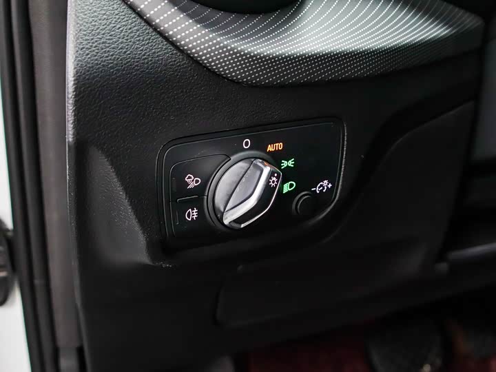 Фото 7 - Audi Q2L