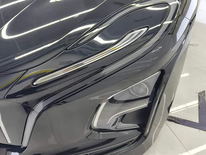 Фото 5 - Hongqi E-QM5