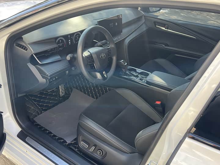 Фото 7 - Toyota Camry