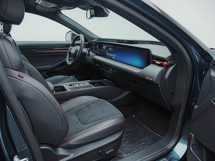 Фото 12 - Ford Mondeo