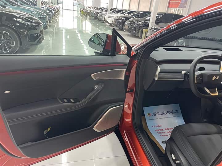 Фото 14 - Nio Onvo L60