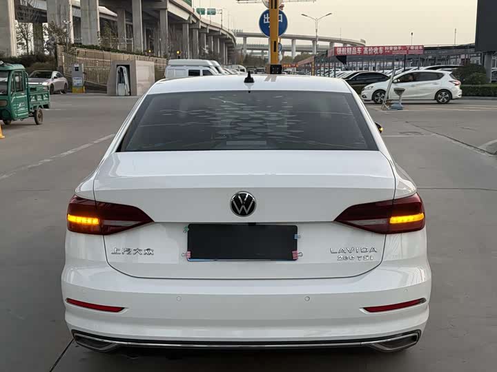 Фото 6 - Volkswagen Lavida