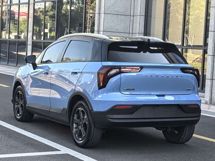 Фото 4 - Geely Geometry E Firefly