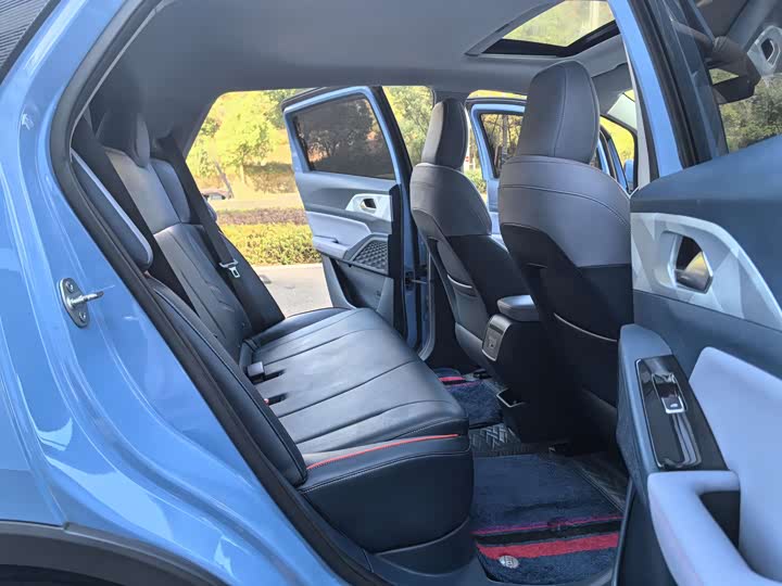 Фото 9 - Geely Geometry E Firefly