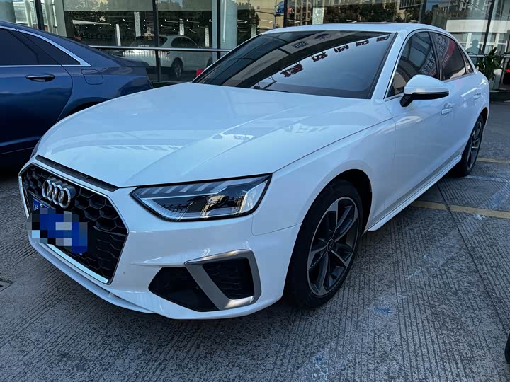 Фото 1 - Audi A4L