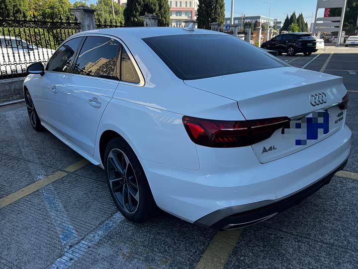 Фото 16 - Audi A4L