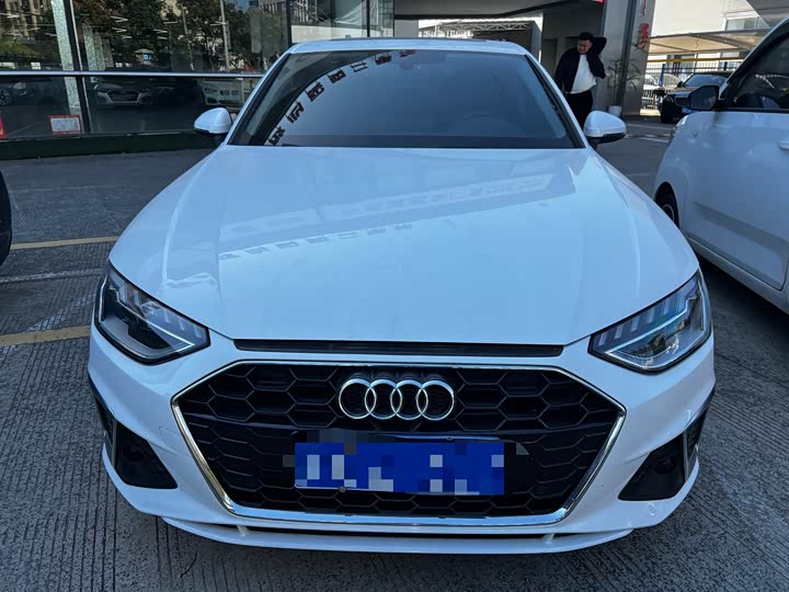 Фото 2 - Audi A4L