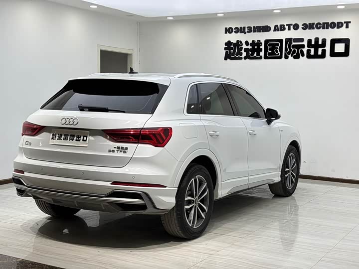 Фото 10 - Audi Q3