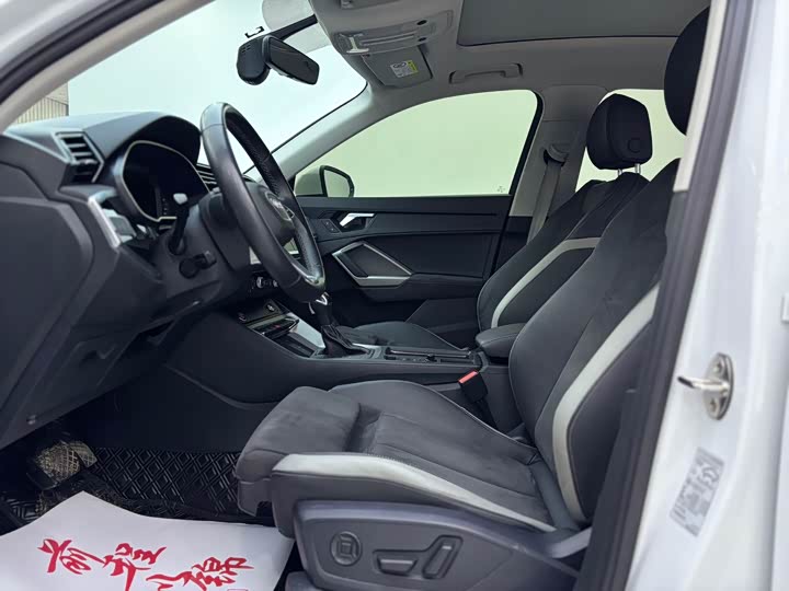 Фото 4 - Audi Q3