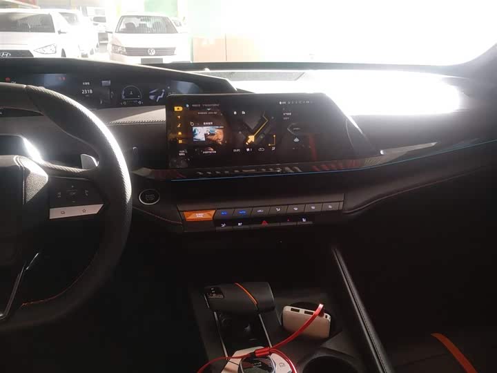 Фото 13 - Changan UNI-V