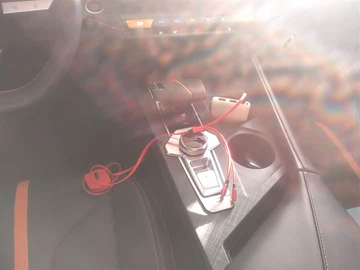 Фото 14 - Changan UNI-V