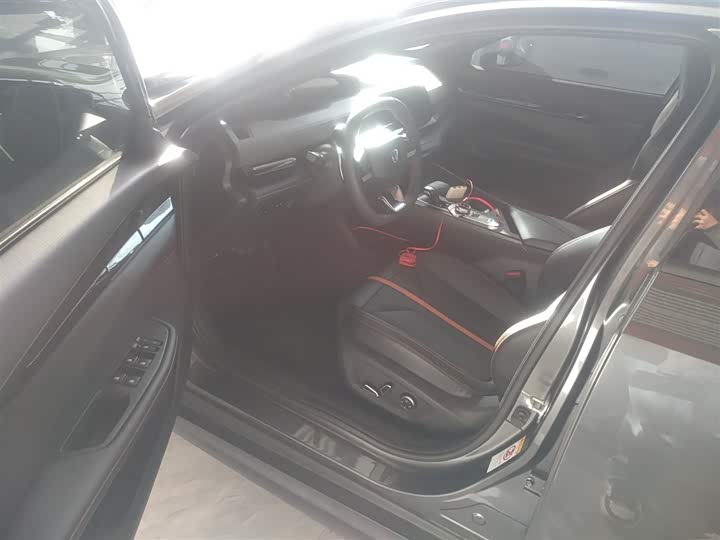 Фото 15 - Changan UNI-V