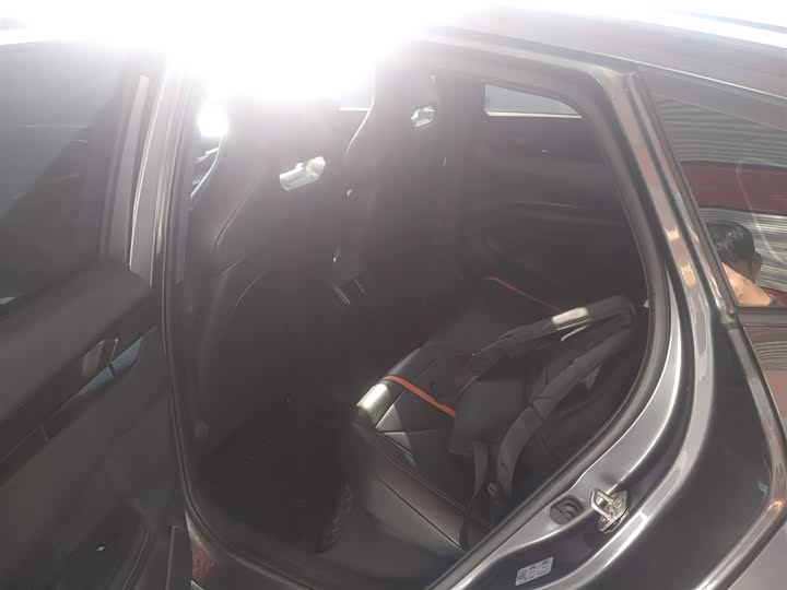 Фото 17 - Changan UNI-V