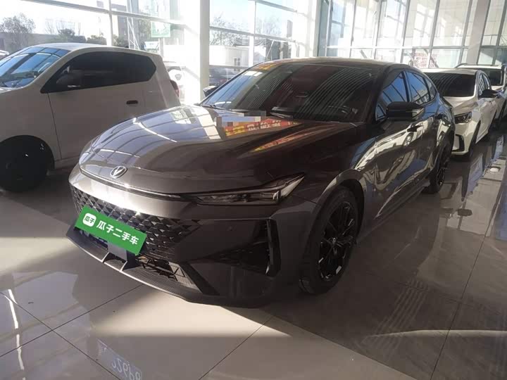 Фото 2 - Changan UNI-V