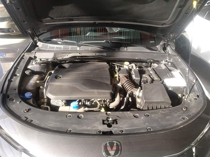 Фото 20 - Changan UNI-V