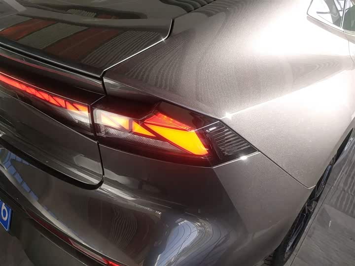 Фото 8 - Changan UNI-V