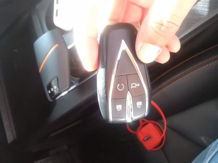 Фото 9 - Changan UNI-V