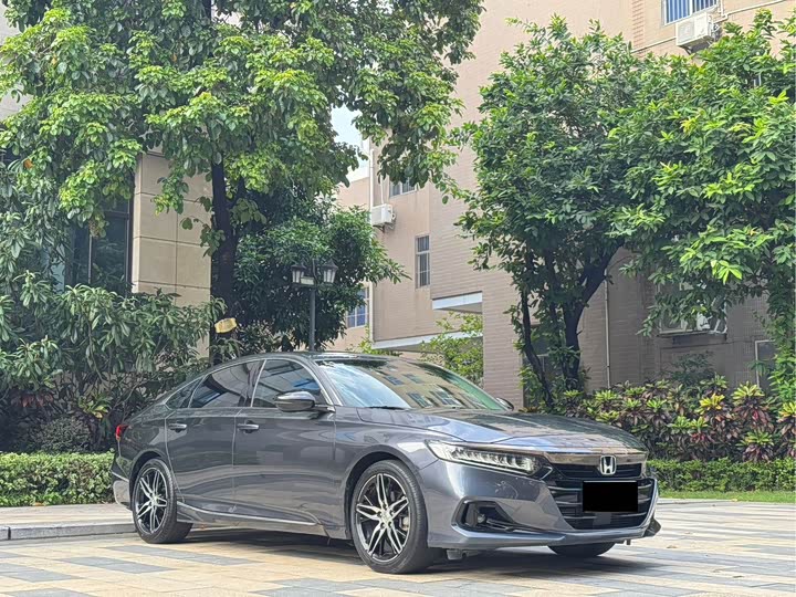 Фото 3 - Honda Accord