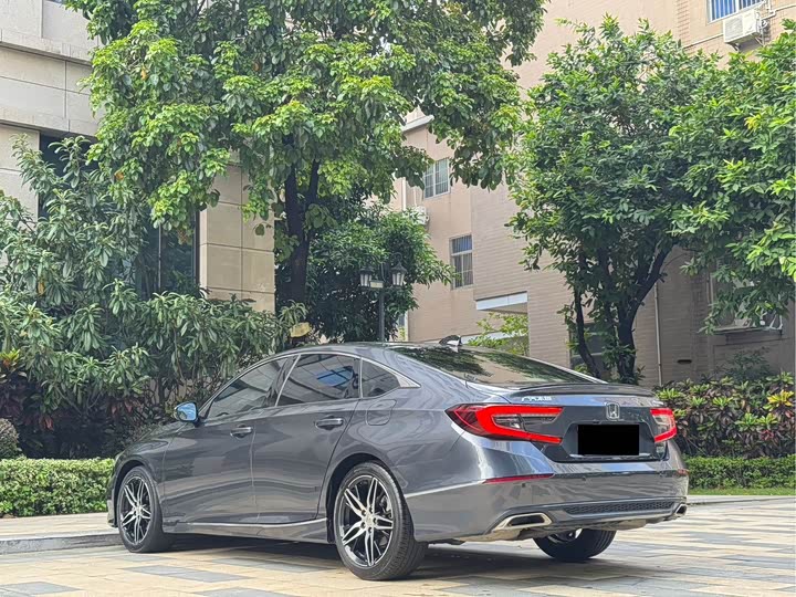 Фото 6 - Honda Accord