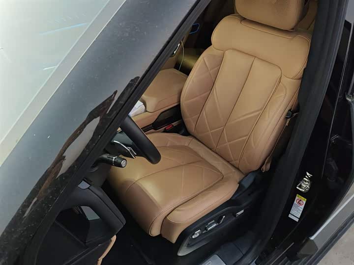 Фото 15 - BYD FangChengBao Leopard 8