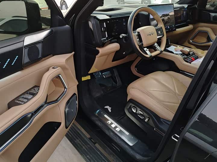 Фото 16 - BYD FangChengBao Leopard 8