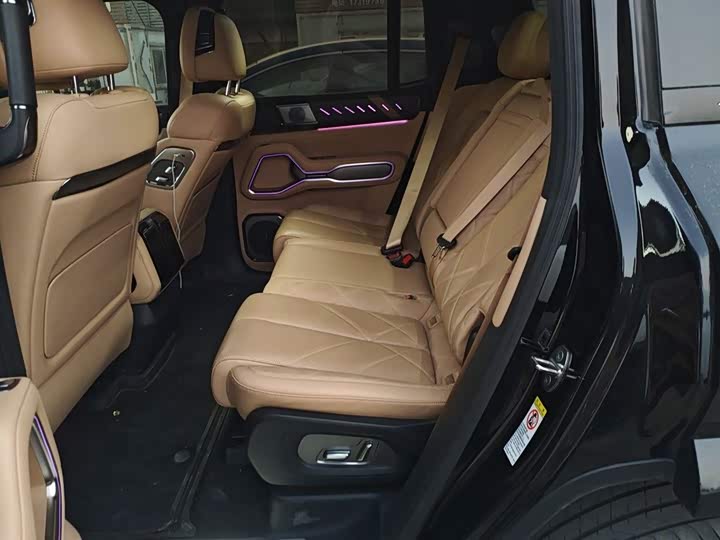 Фото 17 - BYD FangChengBao Leopard 8