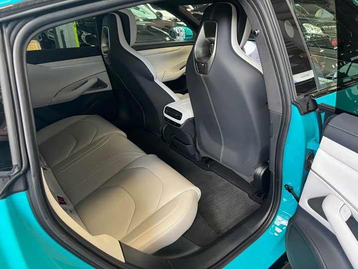 Фото 18 - Xiaomi SU7