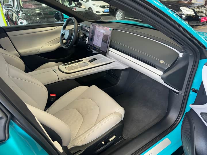 Фото 19 - Xiaomi SU7