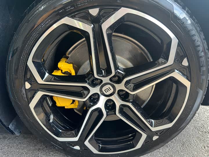 Фото 9 - Xiaomi SU7