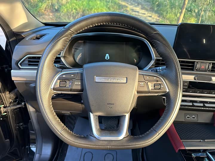 Фото 18 - Jetour X70