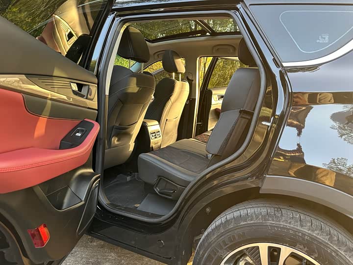 Фото 26 - Jetour X70