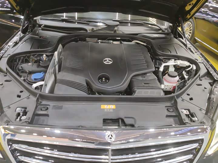 Фото 10 - Mercedes-Benz S-Class