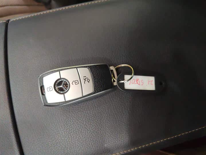 Фото 11 - Mercedes-Benz S-Class