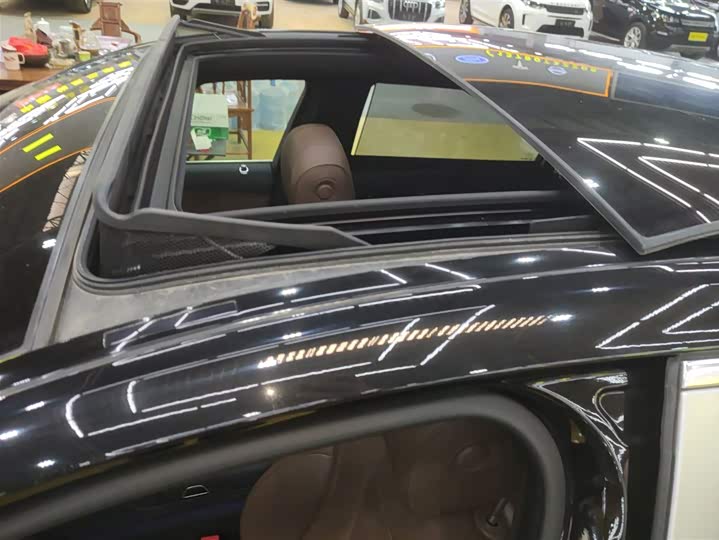 Фото 27 - Mercedes-Benz S-Class