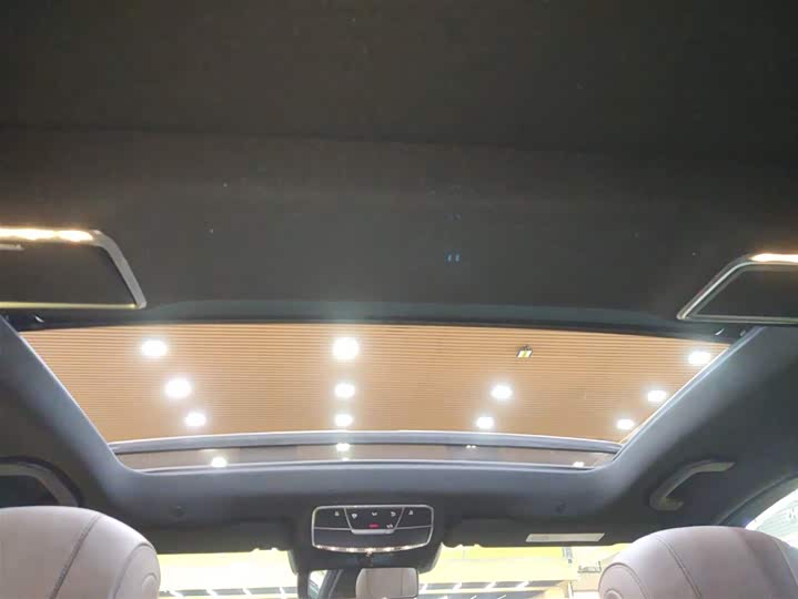 Фото 8 - Mercedes-Benz S-Class