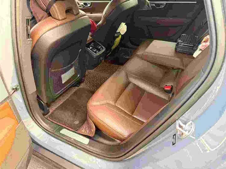 Фото 6 - Volvo V90