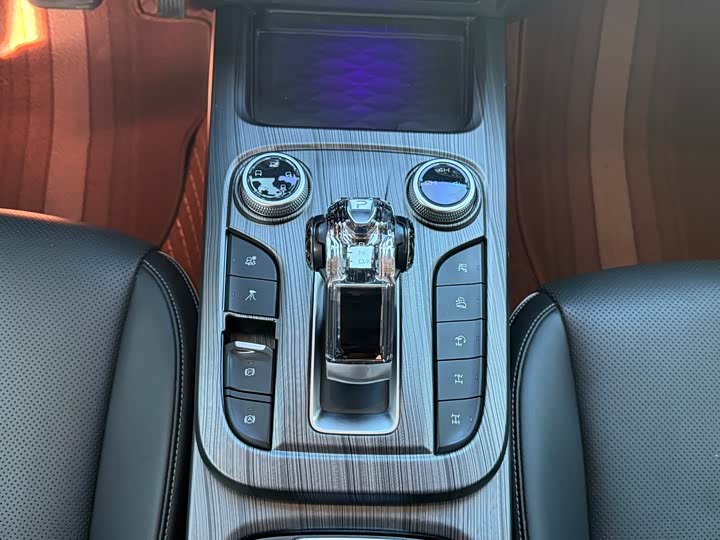 Фото 11 - Tank 300